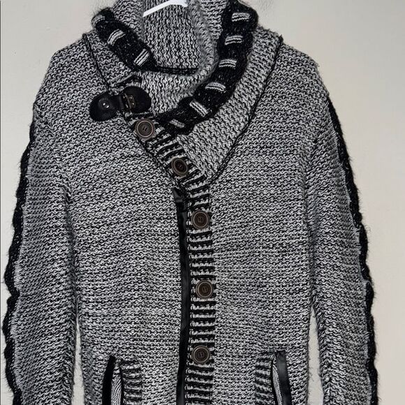 Chunky Knit Cardigan in Black and Gray with Shawl Collar - Picture 5 of 14